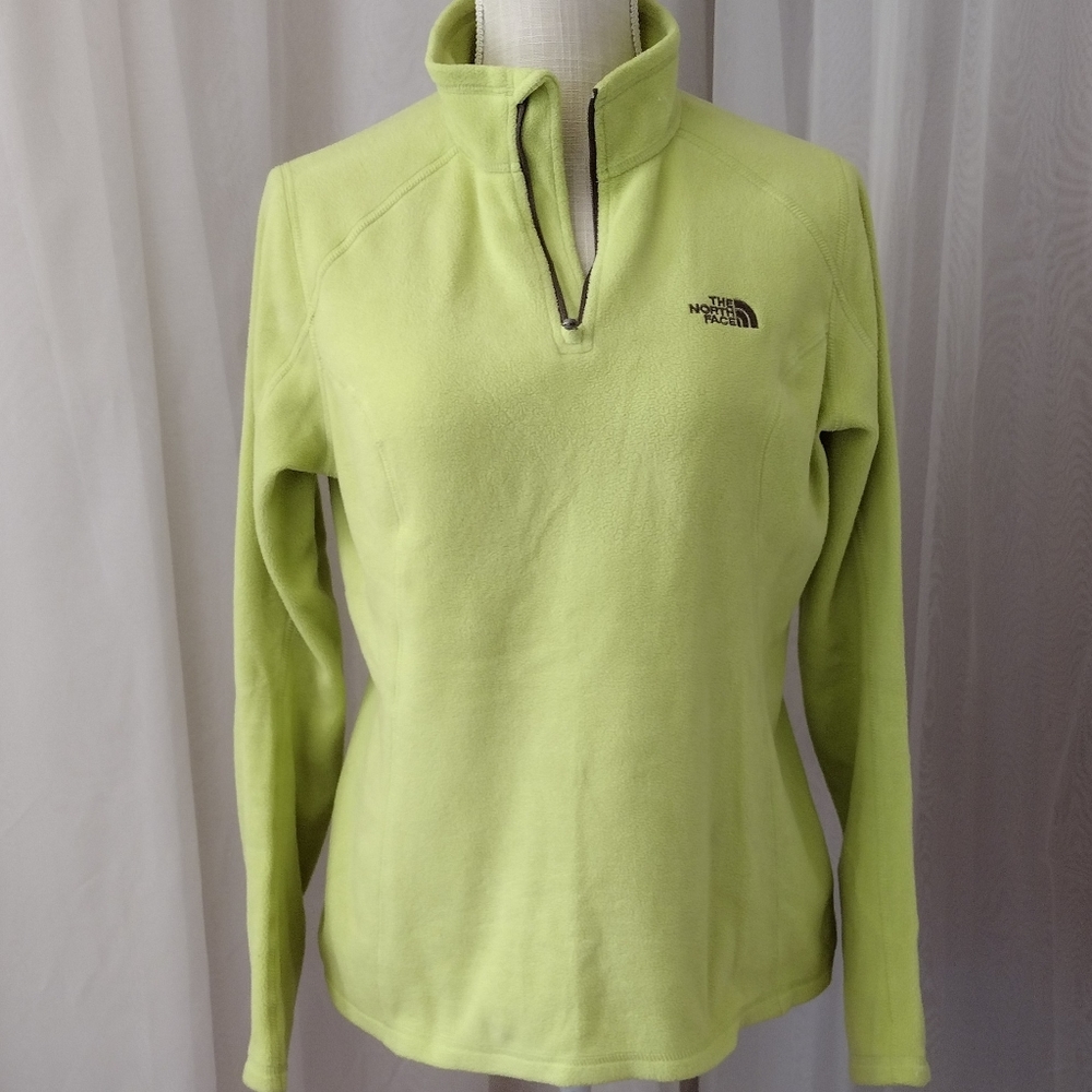 NWOT The North Face Pullover. Size M